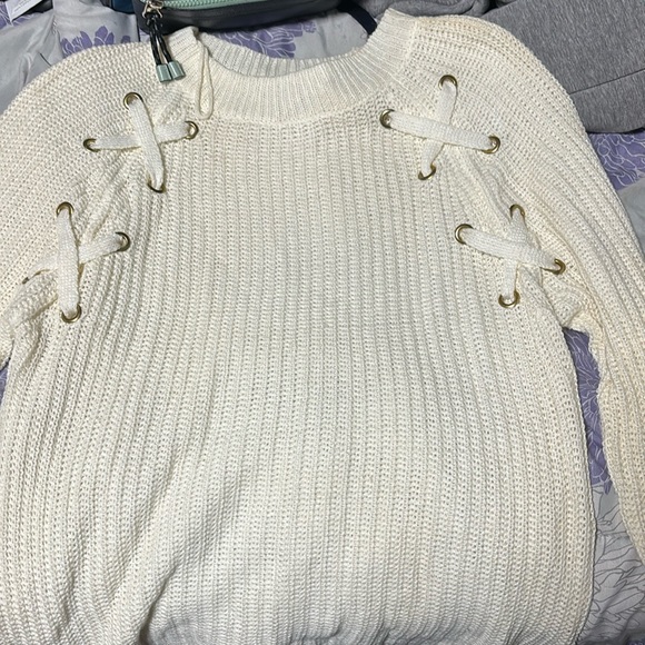 Cream sweater - Picture 1 of 2
